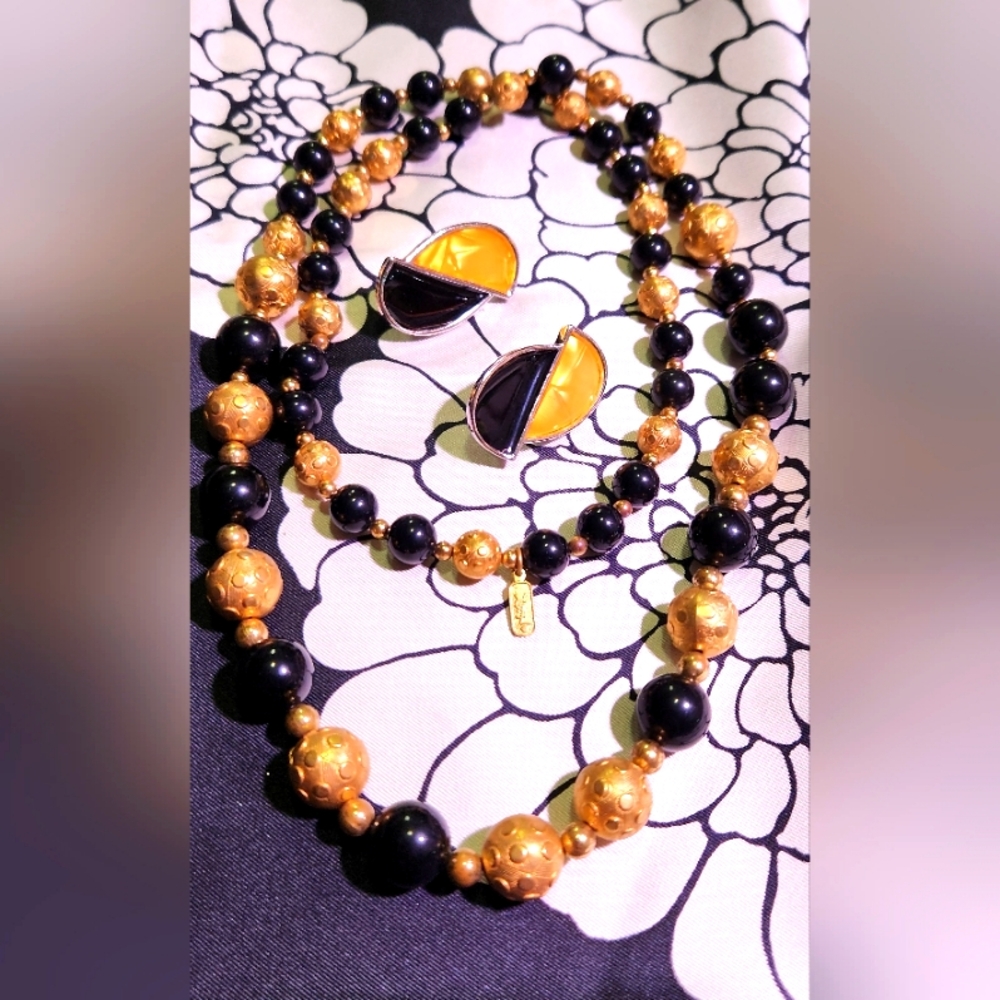 YSL 🇨🇵☆LUXE☆ Black and Gold Necklace and French Clip Earrings Vintage Set